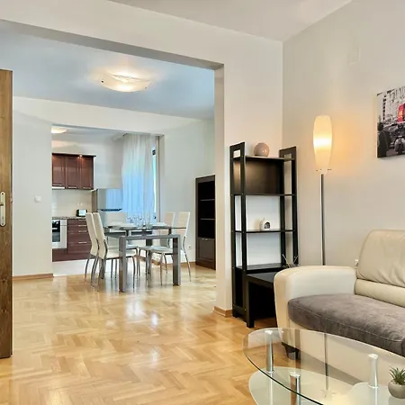Apartment Classy & Spacious аpartment Next To National Palace Of Culture For 4 Guests