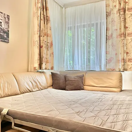 Classy & Spacious аpartment Next To National Palace Of Culture For 4 Guests *