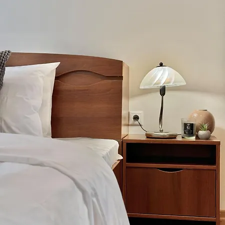 Classy & Spacious аpartment Next To National Palace Of Culture For 4 Guests
